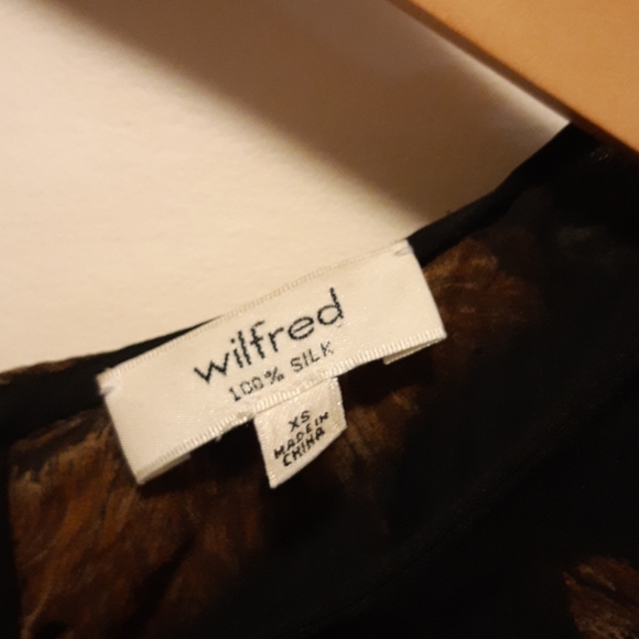Aritzia wilfred silk tshirt xs - Picture 3 of 4